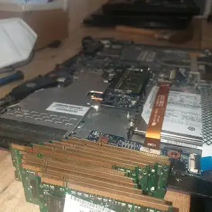reparar laptop Compufacil Victoria