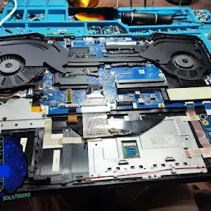 reparar laptop Scorcenii Solutions